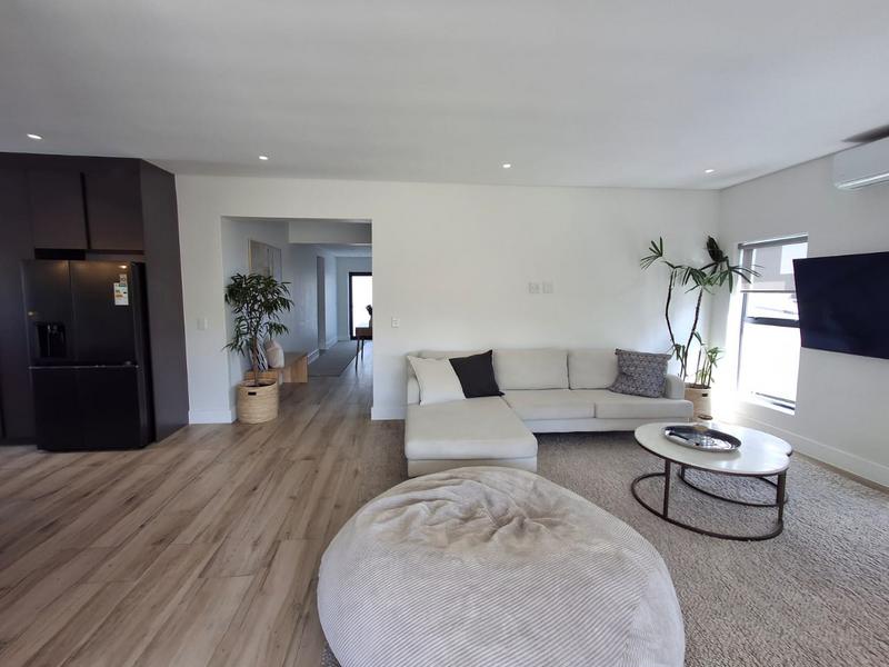 To Let 4 Bedroom Property for Rent in Aan de Wijnlanden Western Cape